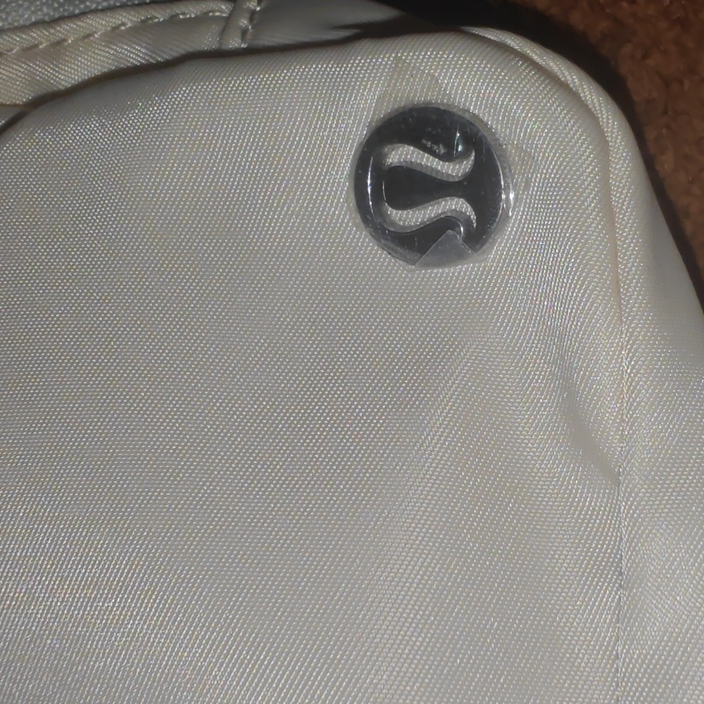 Fashion rep Lululemon belt bag nwt - Picture 9 of 9